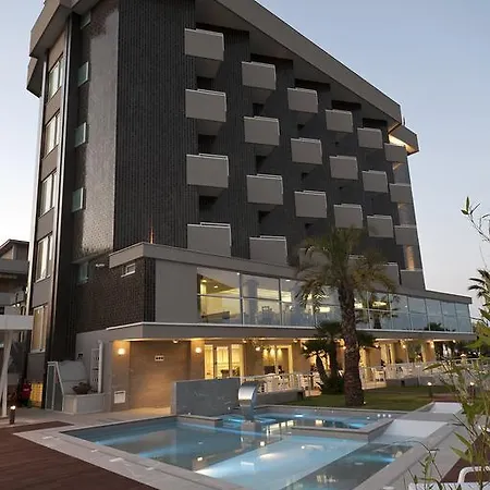 Hotel Eden 4*